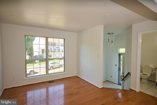 Foto del edificio - 46760 Hobblebush Terrace