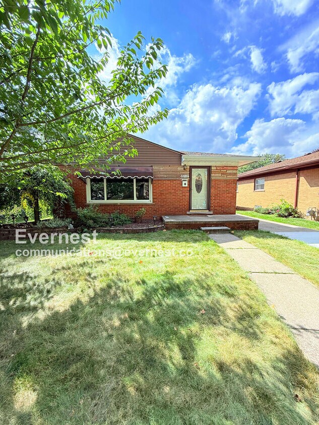 Primary Photo - W/D Included! Single-Family Home w/ Centra...