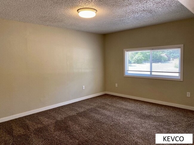 Building Photo - Remodeled Home With Huge Backyard