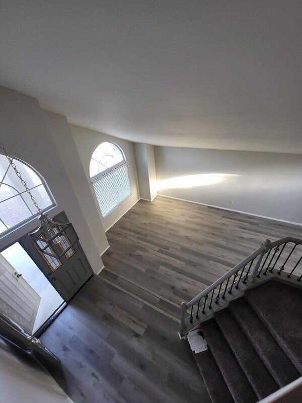 Building Photo - For Rent ~Beautiful Loma Linda Home