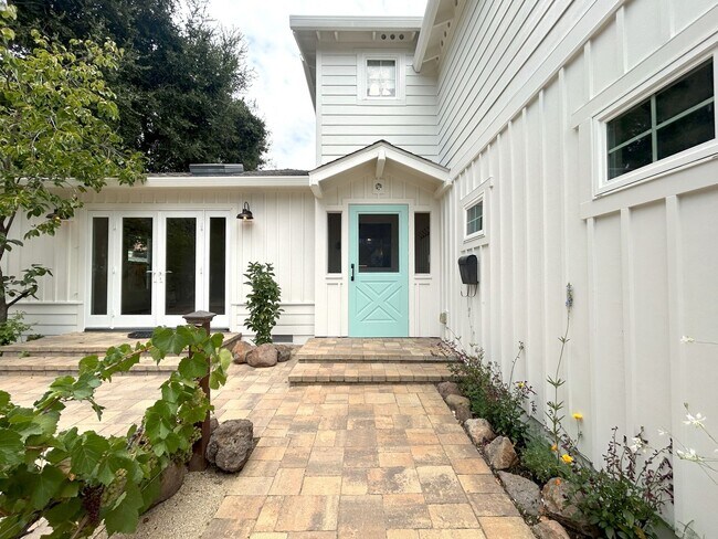 Building Photo - Charming 4-Bedroom Home with ADU near Stan...