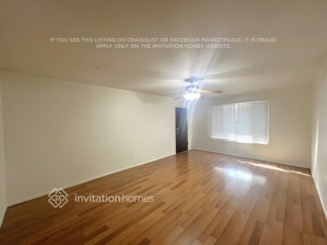 Foto del edificio - 1904 E Greenway Dr