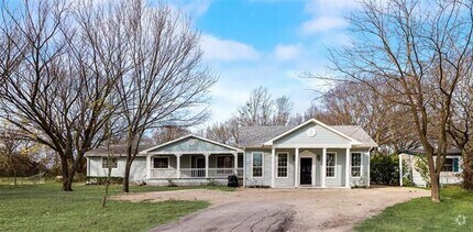 Building Photo - 875 Country Club Rd