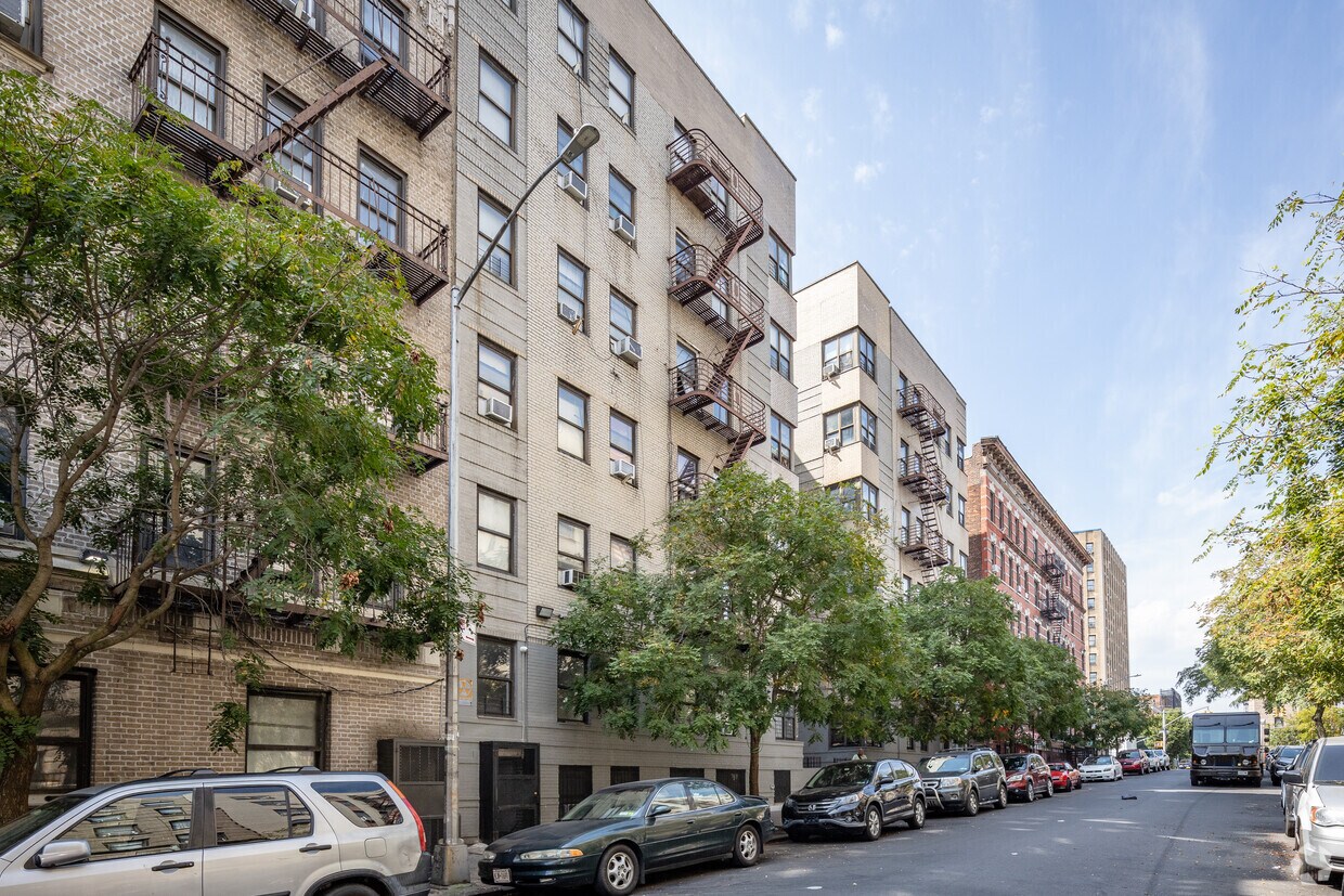 Primary Photo - 610 W 174th St