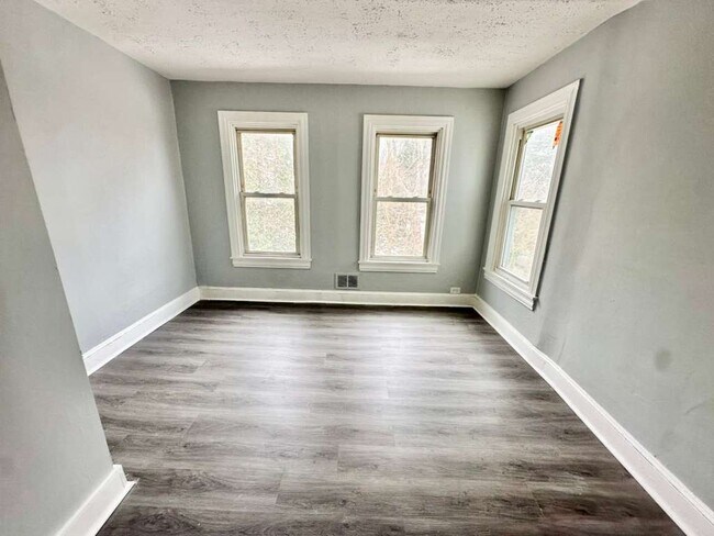 Foto del edificio - 275 S Broad St