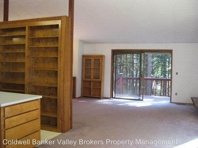 Building Photo - 3 br, 2.5 bath House - 1045 NW Overlook Drive