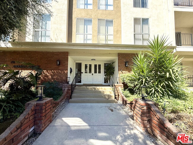 Building Photo - 711 Orange Grove Ave