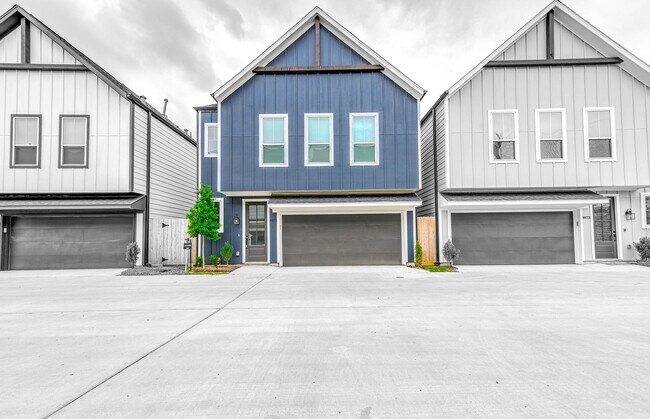 Building Photo - 8971 Lavender Springs Dr