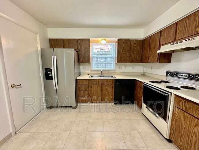 Building Photo - 1807 Belasco Ave