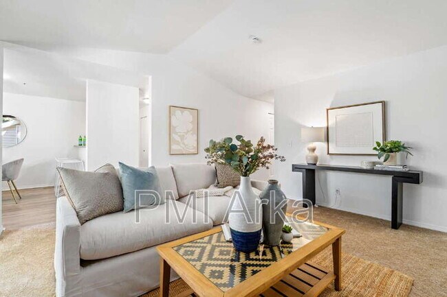 Foto del edificio - 19230 Forest Park Dr NE