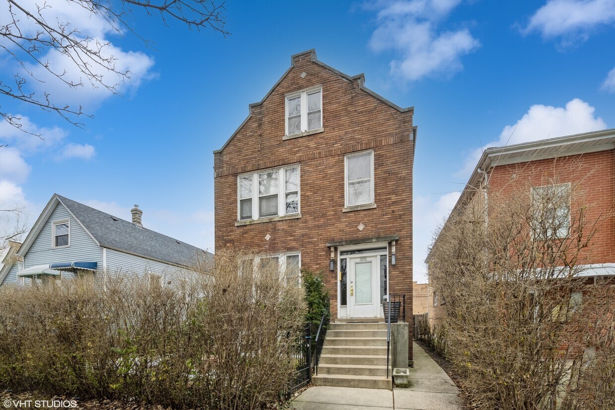 2514 N Luna Ave, Chicago, IL 60639 House Rental in Chicago, IL