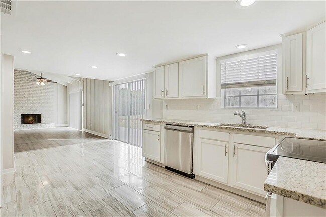 Building Photo - 6307 Saddlewood Ct