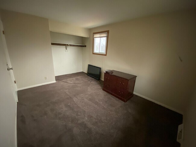 Foto del edificio - 906-908 Peterson Street