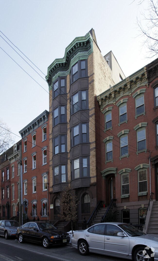 Foto del edificio - 277 8th St