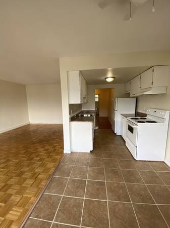 Building Photo - 951 Cedar St