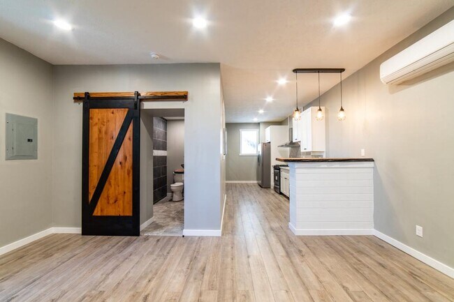 Foto del edificio - Luxury 1 bed 1 bath, amazing Polish Hill l...