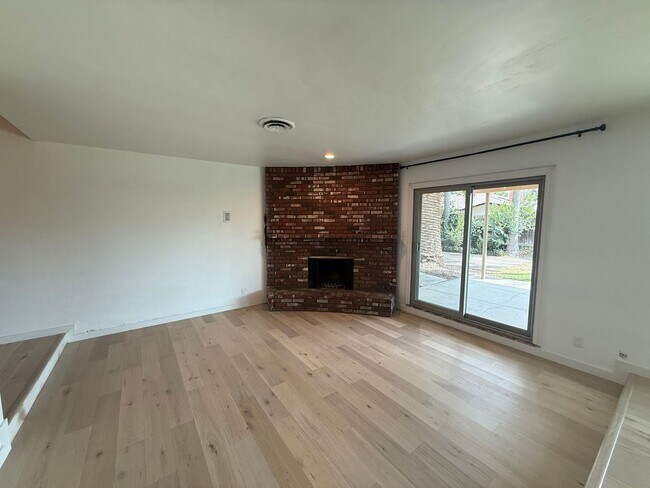 Building Photo - 7809 Westdumfries Ct