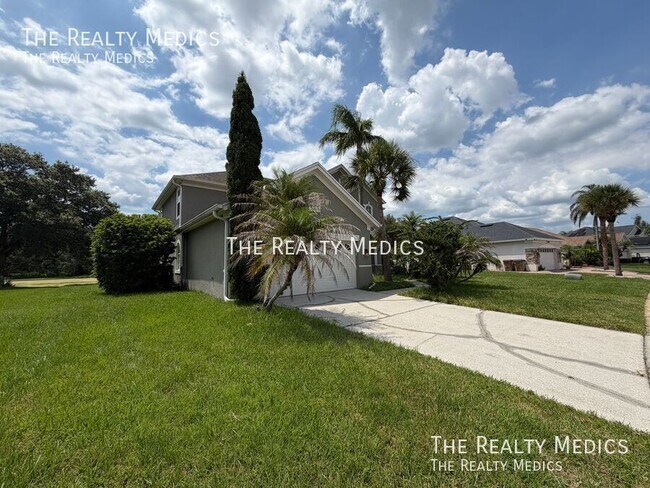 Foto del edificio - 1565 The Oaks Blvd