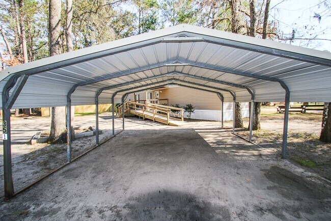Foto del edificio - 351 Green Oaks Ct