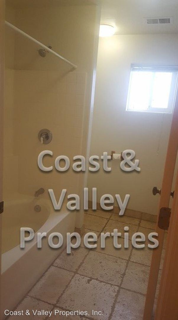 Foto del edificio - 3 br, 2 bath House - 14355 Russo Rd.