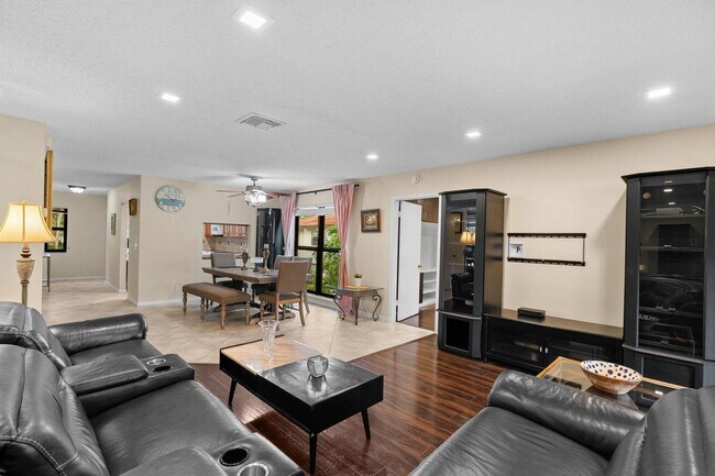 Foto del edificio - 21669 Tall Palm Cir