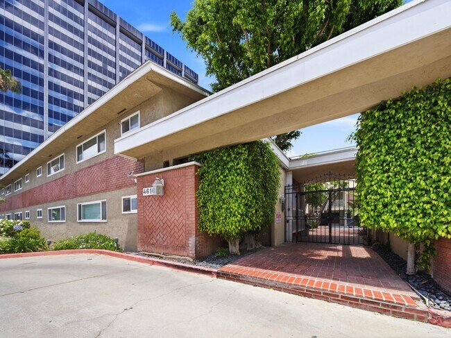 Foto del edificio - 4610 Densmore Ave