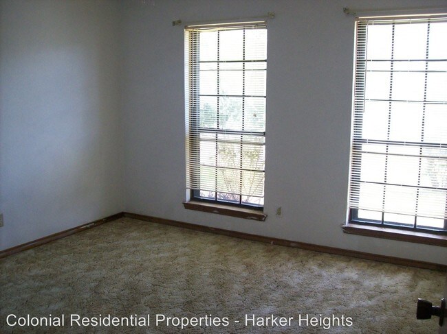 Building Photo - 209 E Hogan Dr