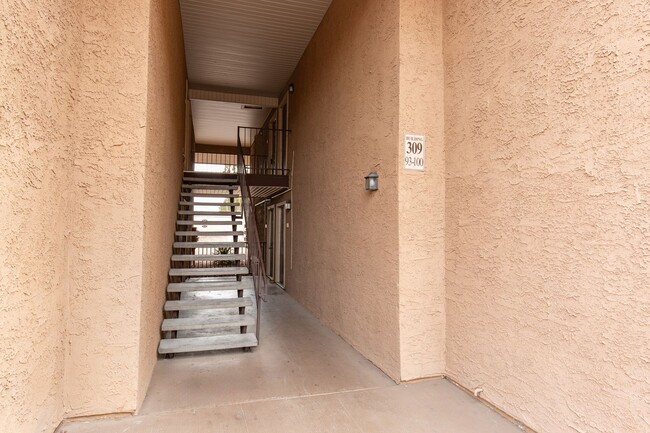 Building Photo - Strip view in guard gated SW communities w...