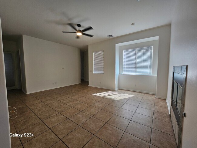 Building Photo - 13337 Calle Amapola