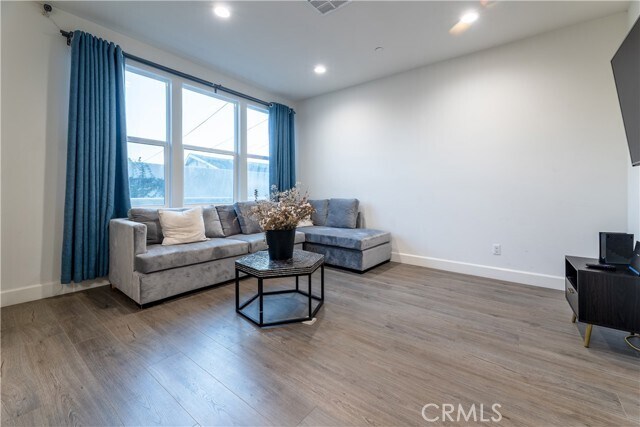 Foto del edificio - 5657 McCulloch Ave