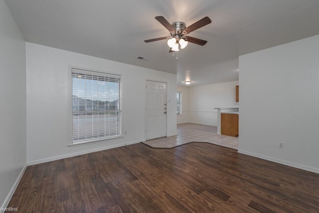 Foto del edificio - 3 br, 2 bath House - 1713 Rock Hollow Loop...
