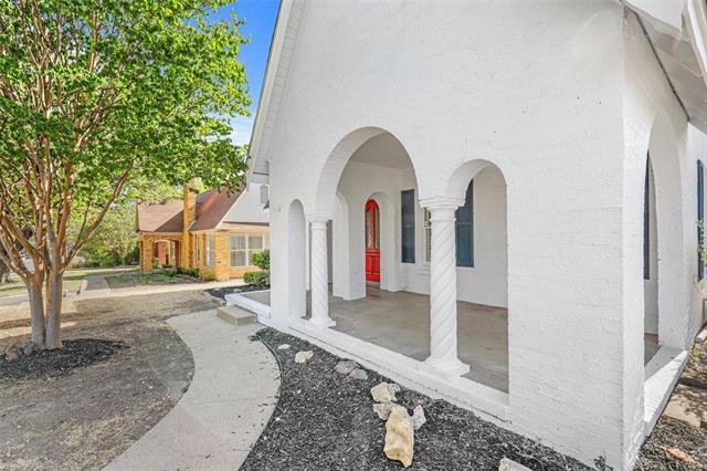 Building Photo - 2563 S University Dr