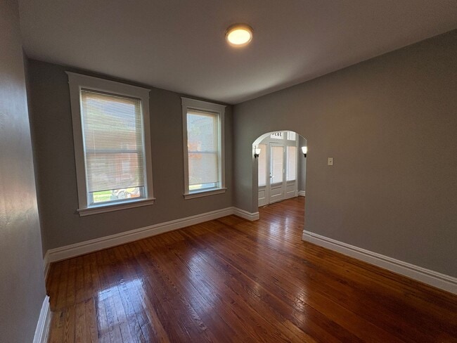 Building Photo - Fresh and Beautiful 3 bedroom South City Home