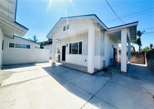 Building Photo - 1704 E Vine Ave