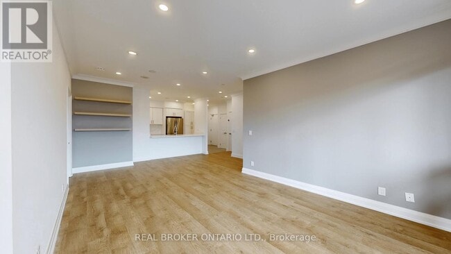 Photo du bâtiment - 520 Steeles Ave W