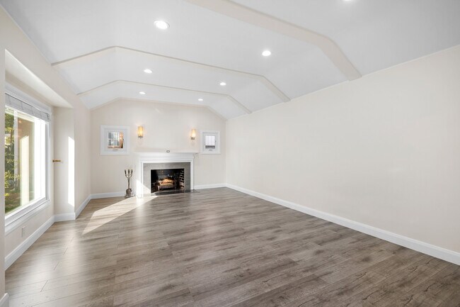 Foto del edificio - 1250 Bruce Ave