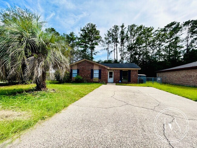 Building Photo - 258 Garden Cir