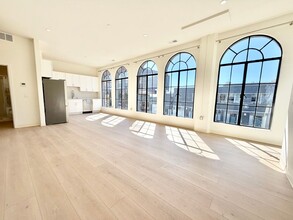Building Photo - 1256 Howard St