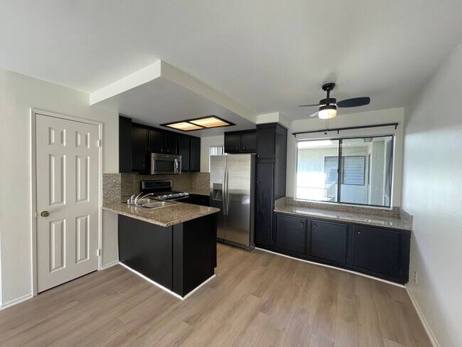 Foto del edificio - 10740 Lawler St