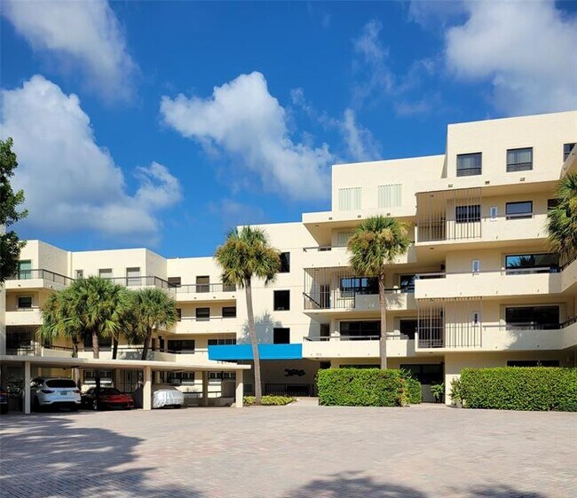 Foto del edificio - 364 Golfview Rd