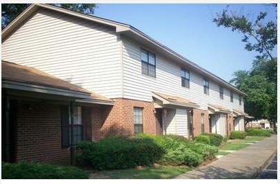 Foto del edificio - West Pines Apartments
