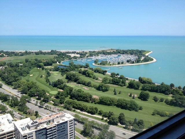 Foto del edificio - 655 W Irving Park Rd