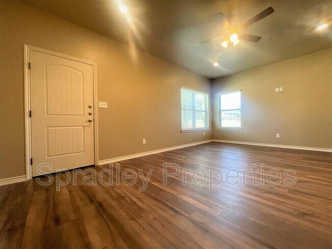 Building Photo - 1265A Jasmine Dr