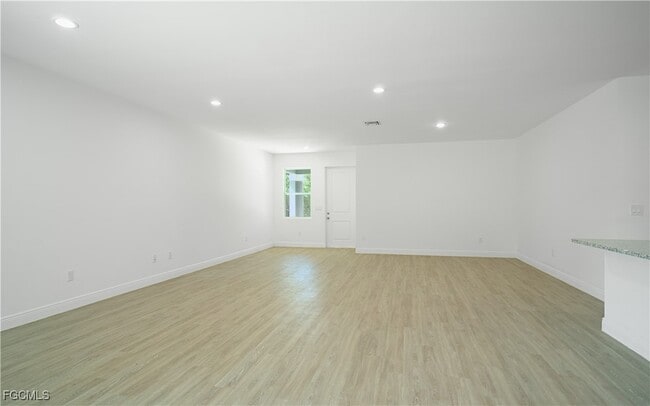 Foto del edificio - 6050 S Moss Cir