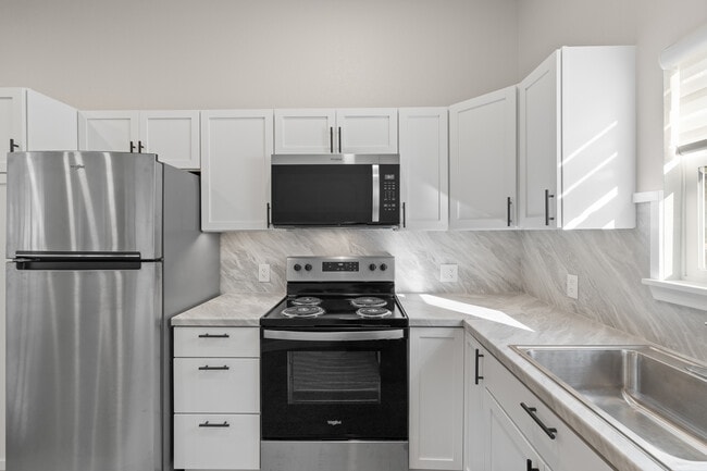 Building Photo - Ponderosa Apartments