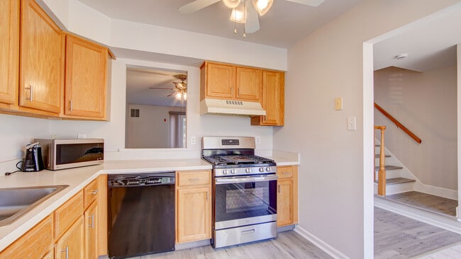 Building Photo - 27 Haverford Ct