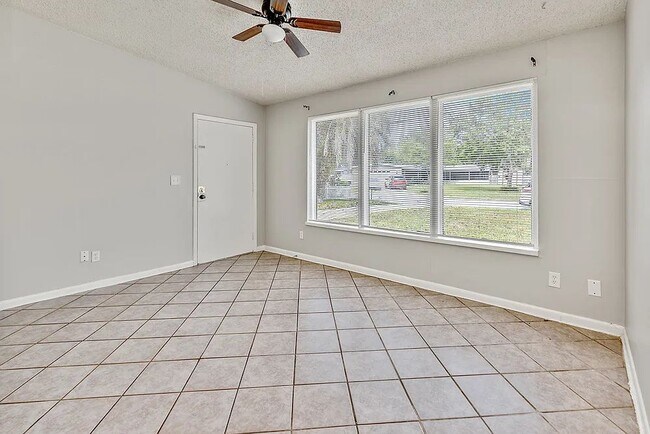 Foto del edificio - 1938 Monteau Drive