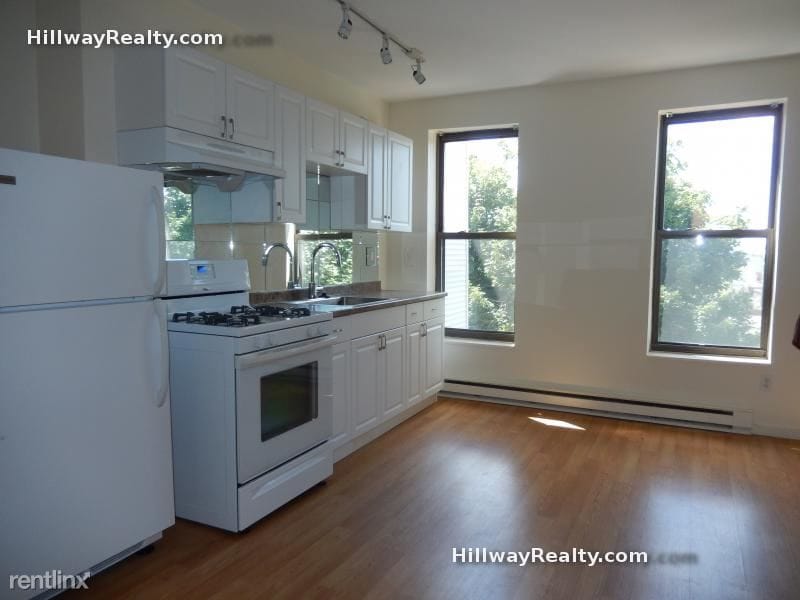 Primary Photo - 241 Webster St