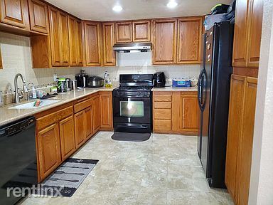 Building Photo - 3 br, 2 bath House - 422 S Sunshine Ave
