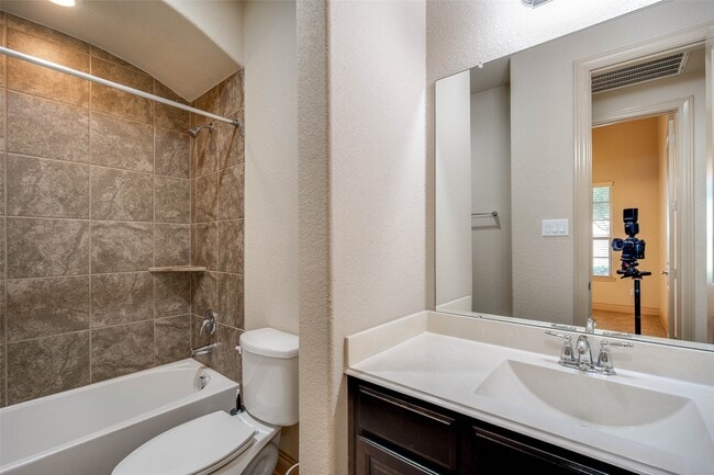 Building Photo - 24111 Valencia Ridge Ln